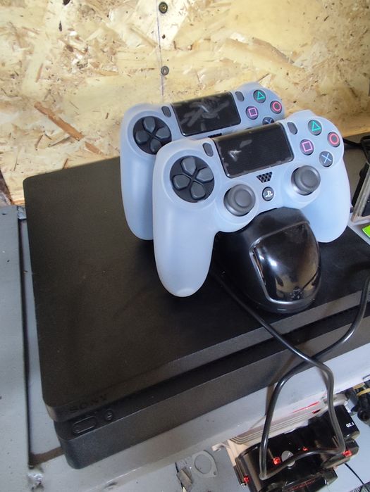 PlayStation 4 slim