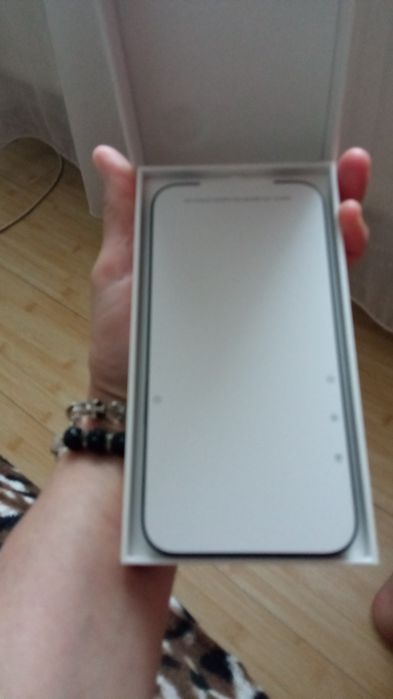 Vând Iphon 16e nou