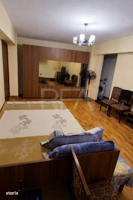 3 camere Titan, centrala, inst. schimb.,parcare, et. 1, an 1984, 67 mp