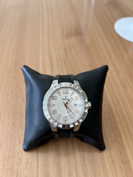 Ceas dama Festina cu cristale