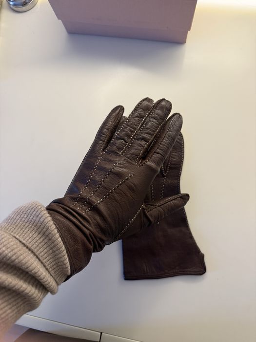 Кожаные перчатки
