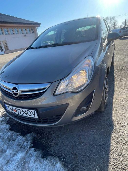 Opel Corsa D Active 2013 – 116.830 km reali, 2 seturi roți vara-iarna