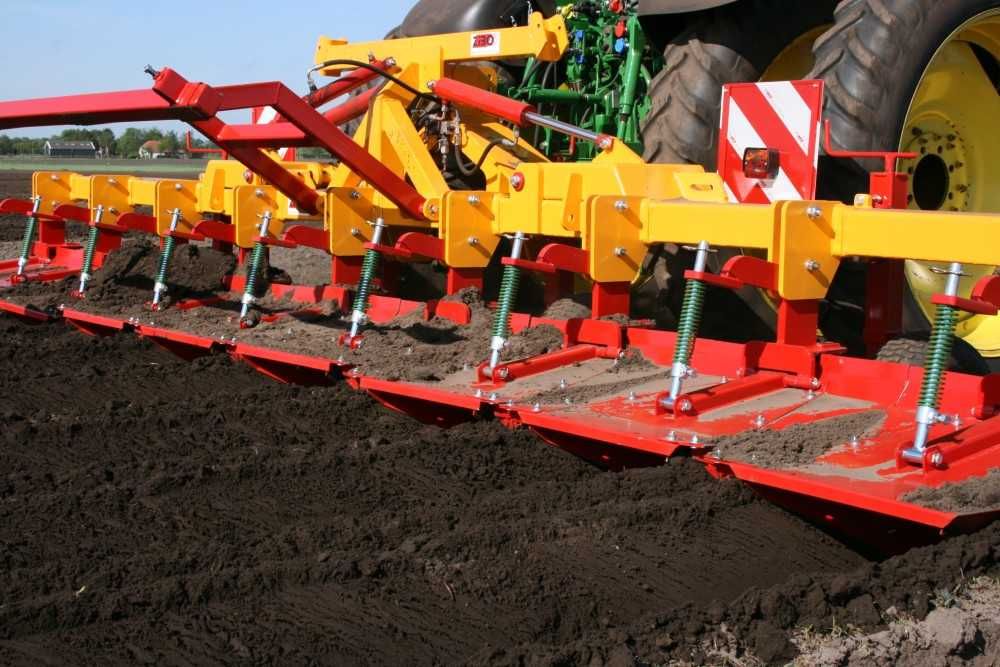 ZIBO Super-sapă cartofi bilonatoare