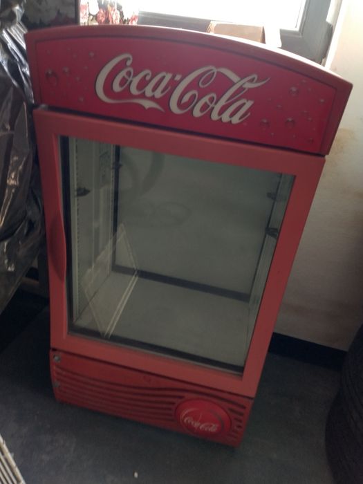 Frigider Coca-Cola defect