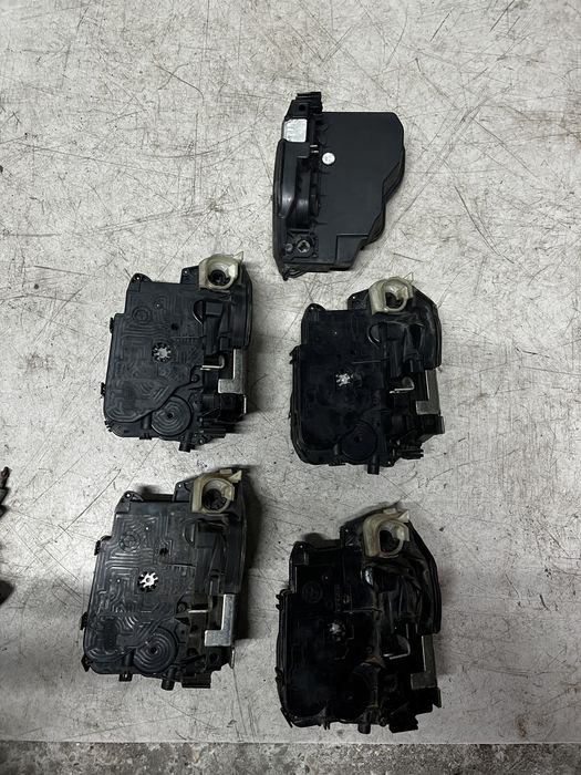 Broasca usa stanga fata bmw e90 e91 e81 e87 e60 e61 f10 f30 f20