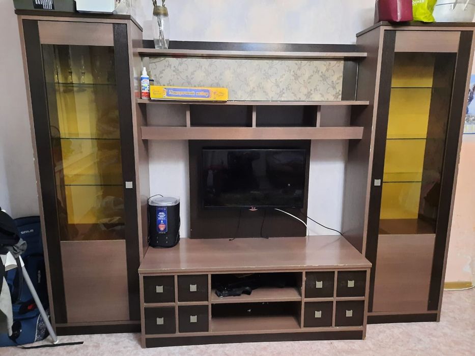 Горка,стенка 20 000 тг