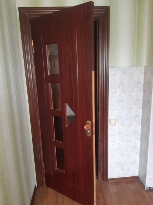Продам комнатные двери