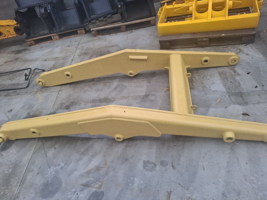 Brat Caterpillar 428E Fata