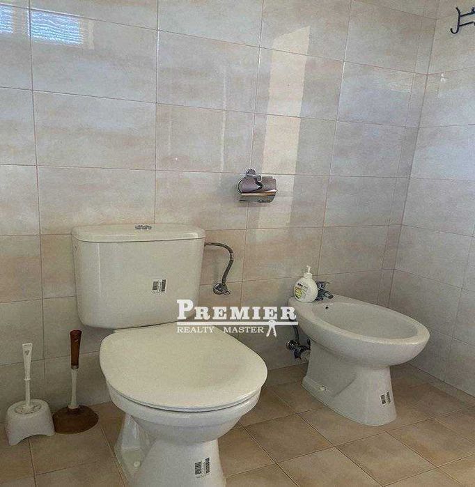 Предлагаме за продажба двуетажна къща в село Горица