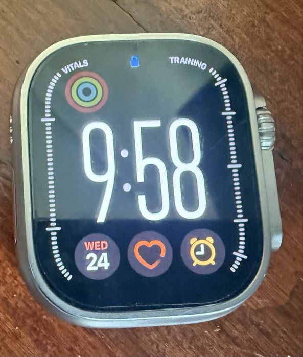 Apple watch Ultra в перфектно състояние и мнооооого каишки