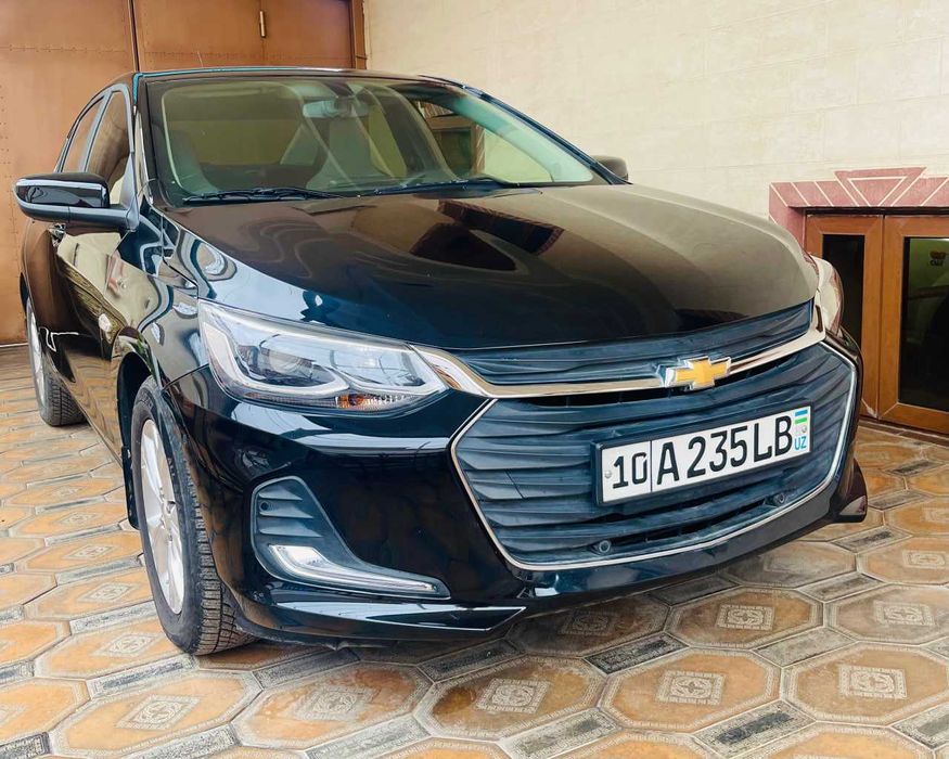 Onix premier 2 turbo AT plus