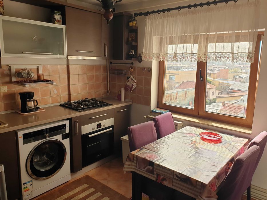 Inchiriez apartament 3 camere zona Cantacuzino