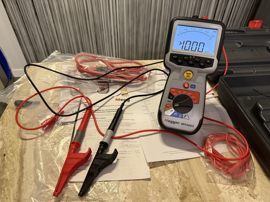 Професионален уред MEGGER MIT420/2 (Made in UK)