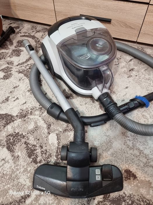 Мощна прахосмукачка Philips