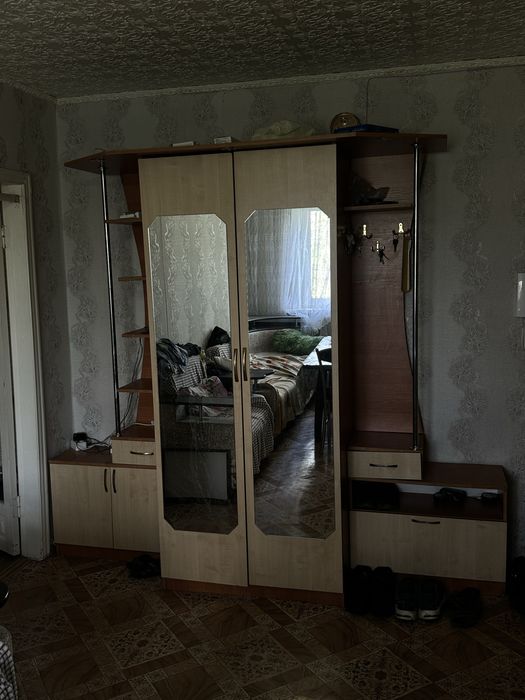 Продам шкаф в прихожку