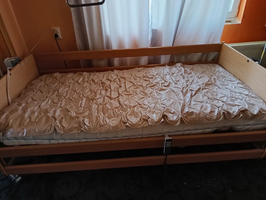 Електрическо болнично легло с матрак