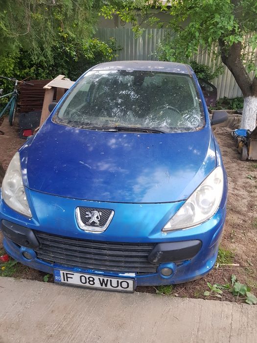 Dezmembrari Faruri peugeot 307