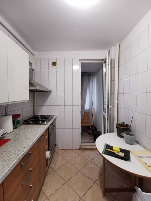 Proprietar – 2 Camere Renovat recent, Etaj 1, Bd. Basarabiei (Bloc Reabilitat Termic)