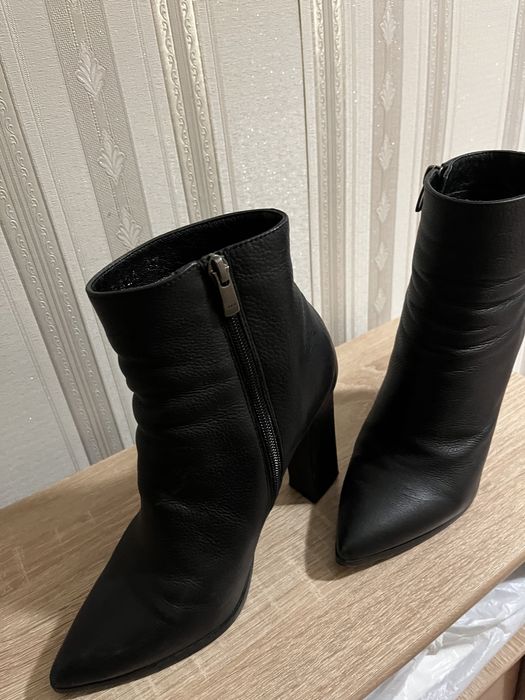 Черные полусапожки