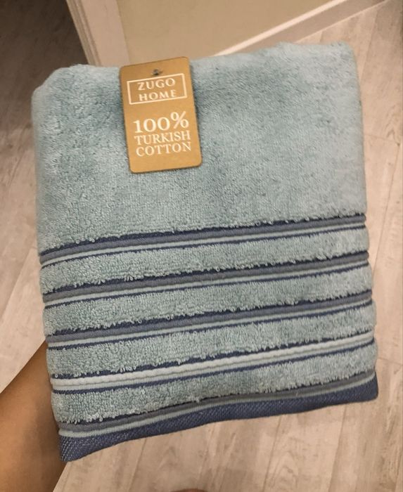 Полотенце Zugo новая