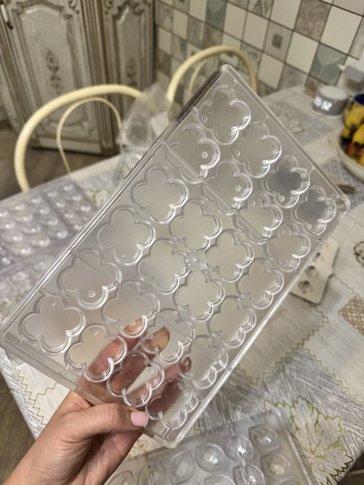 Поликарбонатная форма для конфет