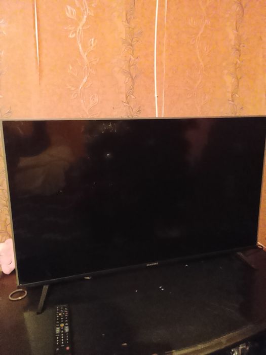 Продам смарт телевизор