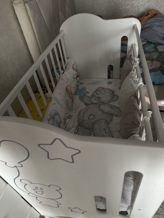 Продам детскую кроватку с бортиками