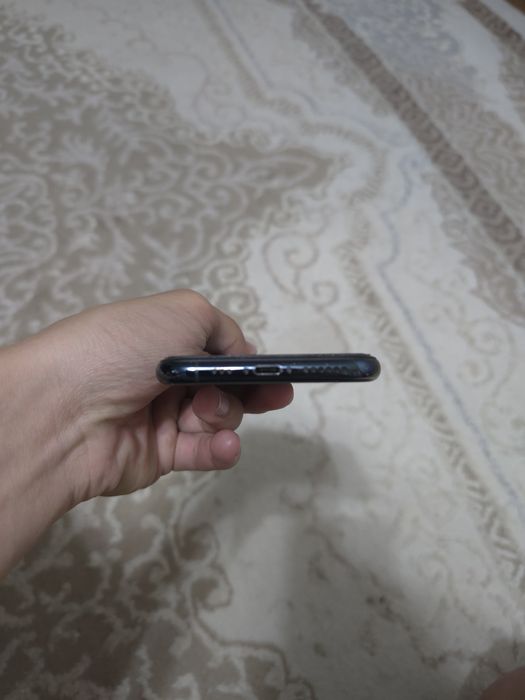 Iphone 11 pro 71% акб
