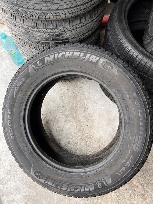 2 anvelope iarna 235/60/17 , michelin !