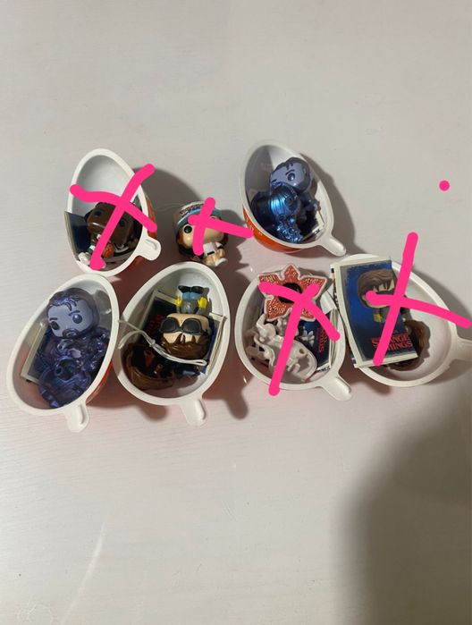 Фигурки киндер джой очень странные дела