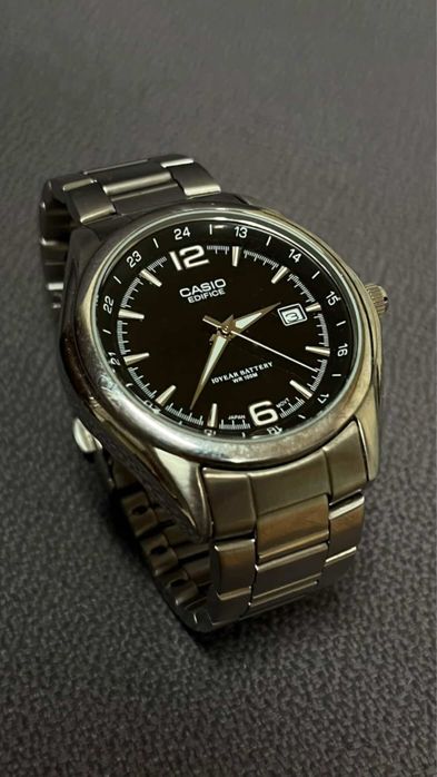 Часы casio.