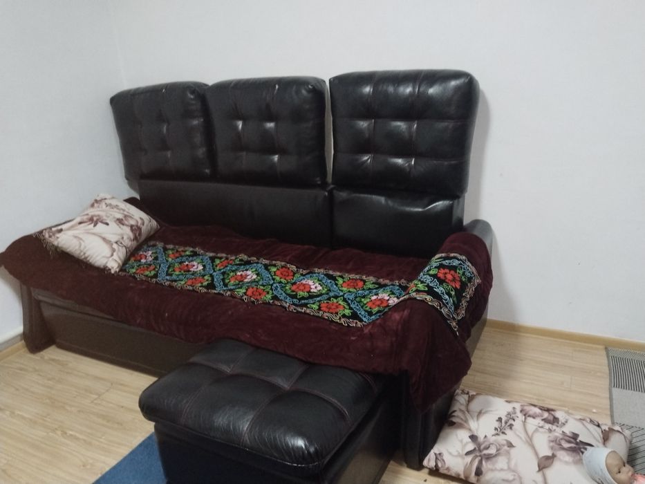 Зала кожей диван сатылады