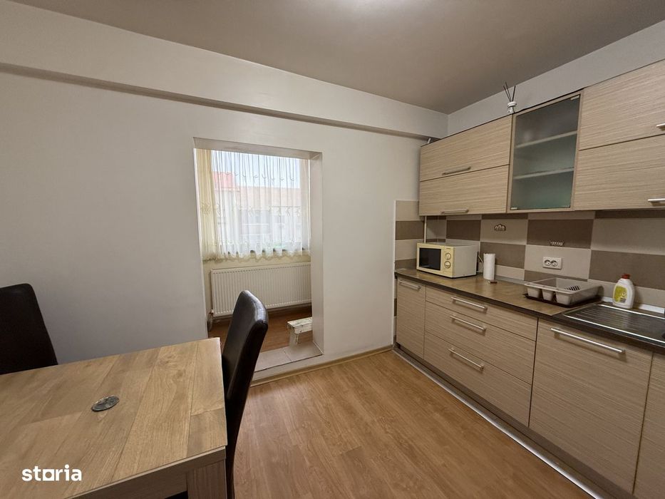 Apartament cu 3 camere, decomandat, 65 mp utili, etaj 4 cu acoperis -