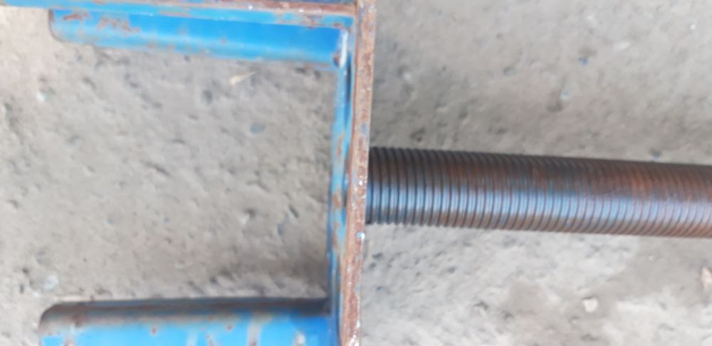 Резьба(домкрат) для опалубки.