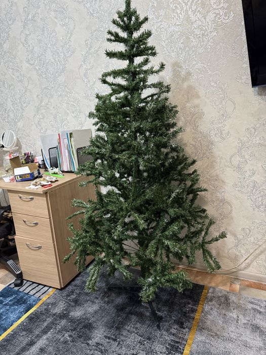 Продам искуственную елку