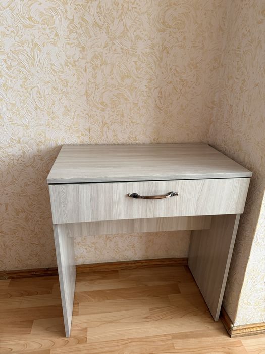 Продается стол для работы