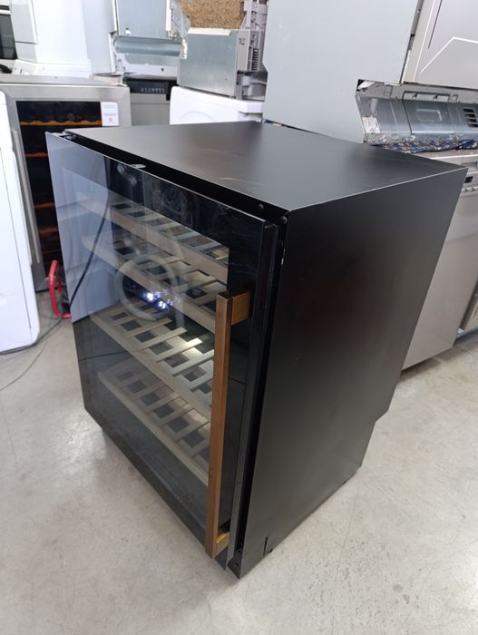 Нова!!! Витрина за вино WITT