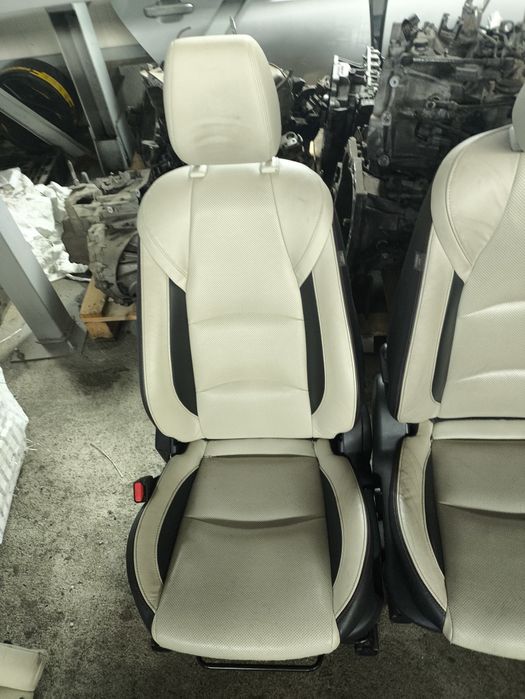 Кoжен салон за Mazda 3