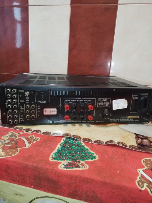 Vând amplificator JVC AX-R551