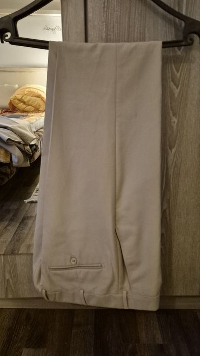 Продавам Мъжки костюм