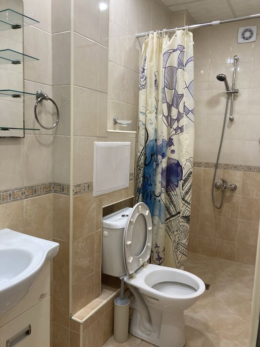 Дава се под наем Тристаен апартамент в Перник, Център - 70 кв.м за 357 € - Снимка #4