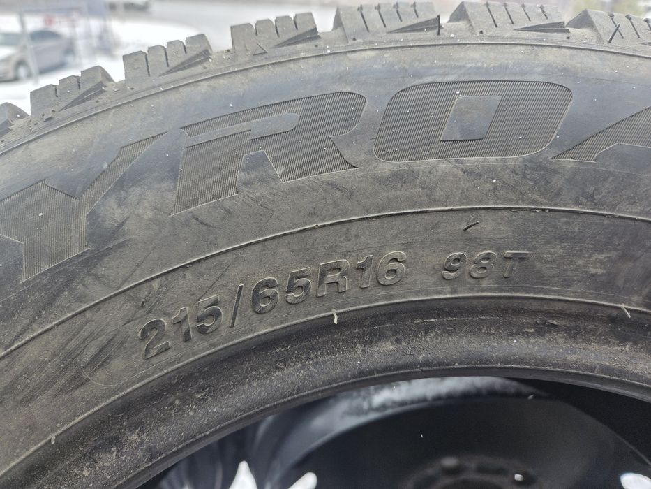 Продаю 215/65 r16