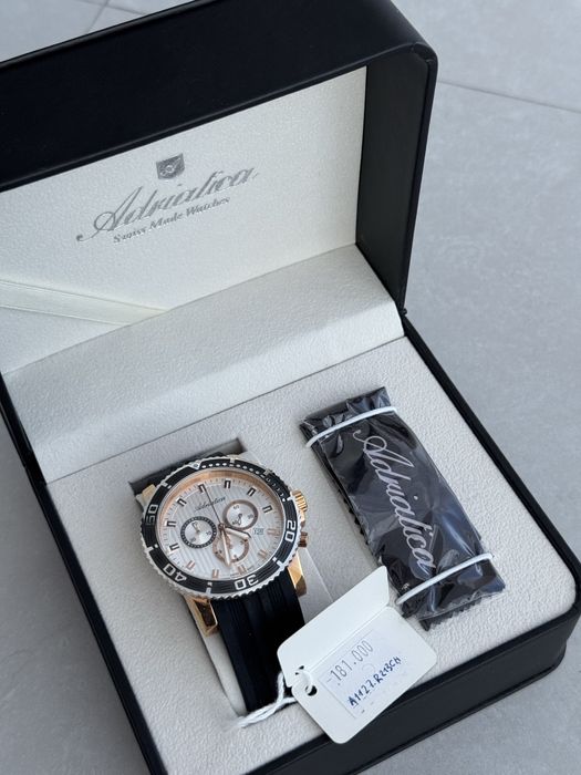 Часы мужские Adriatica новые