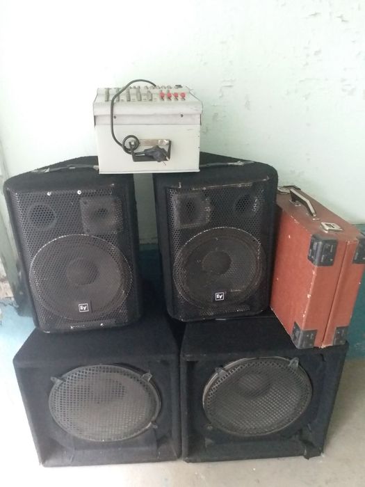 гранд" пульт + усилитель 1 клвт,2та низ калонка 500вт дан,2тасред кало