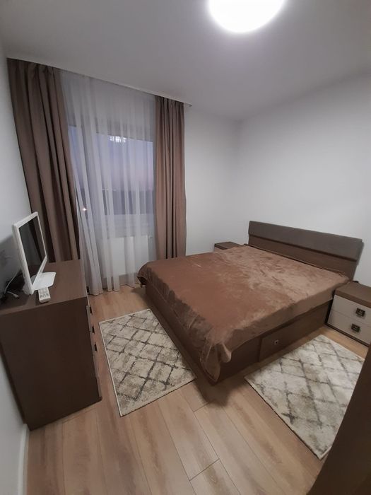 Închiriez apartament cu 2 camere Prima Universitatii