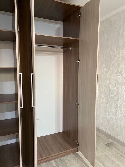 Продам вместительный  шкаф