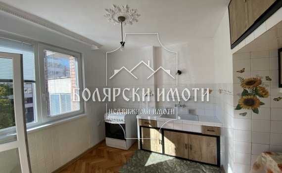 Дава се под наем Тристаен апартамент в Велико Търново, Център - 100 кв.м за 346.8 € - Снимка #3