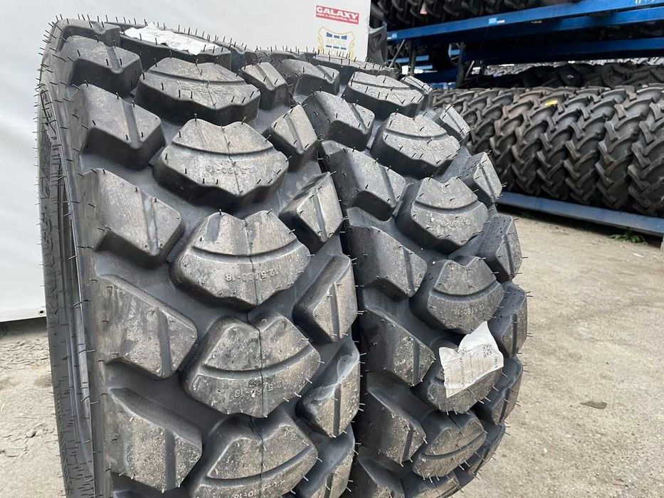 Cauciucuri noi 12.5/80-18 cu 14 pliuri pentru buldo marca OZKA