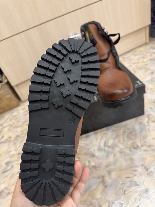 Продам ботинки на подростка НОВЫЕ