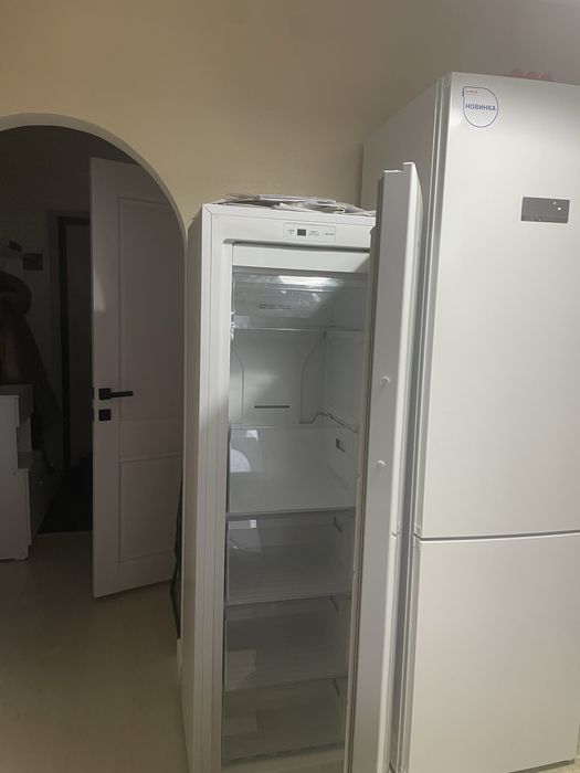 Морозильник продам за 70000 тг возможен торг